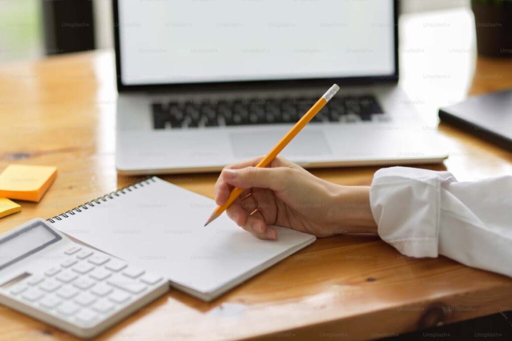 https://urbantechblog.com/ Here are 5 tips on How to write a good effective Cover Letter which are very important to be kept in mind before you apply for any job on Freelancing plate form i.e. Upwork.com Freelancer.com Guru.com